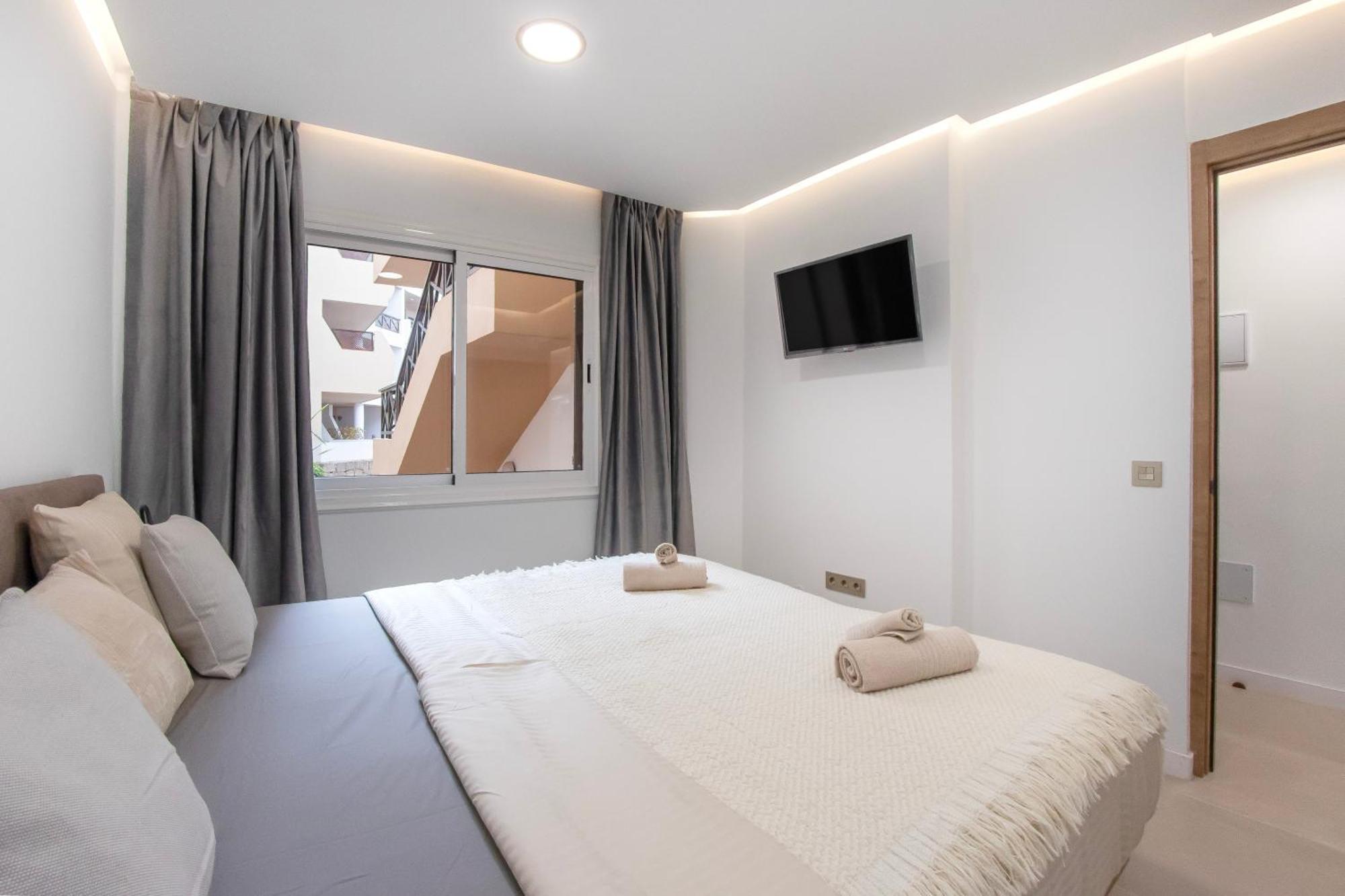 Newly Renovated, Luxurious Apartment With A Heated Pool, 259 ซานมิเกลเดียโบนา ภายนอก รูปภาพ
